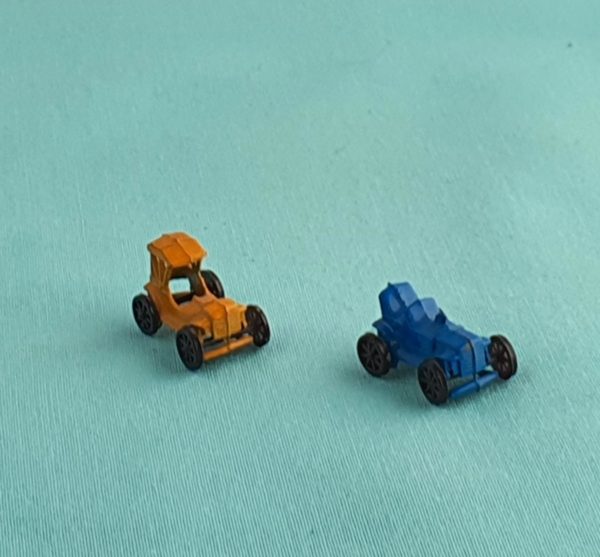 poppenhuis speelgoed autos