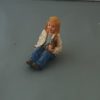Zittend meisje met beer - Afbeelding 2