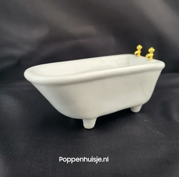 poppenhuis badkamer bad porcelein